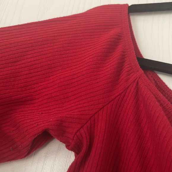 Mossimo xl red tip ribbed stretchy on or off shoulders - Picture 2 of 3
